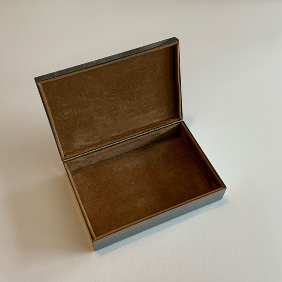 White&Black Gazelle Box - Picture 6 of 11